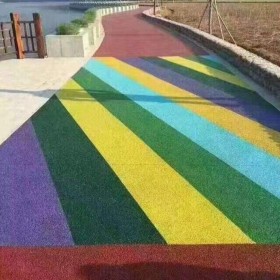 巴南生態(tài)透水混凝土路面 豪軒材料廠家打造品質(zhì)透水砼三大免費支持送貨到工地 彩色透水混凝土材料廠家送貨到工地