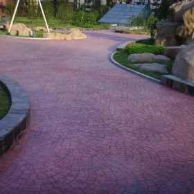 德宏地區(qū) 壓印混凝土廠家 彩色壓印路面 藝術(shù)壓印地坪 壓花地坪材料廠家 彩色壓膜混凝土施工