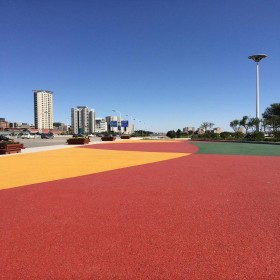 龍巖市 小區(qū)彩色混凝土 露骨彩色透水混凝土 海綿城市透水砼 批發(fā)價(jià)格 0元輔導(dǎo)